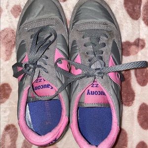 saucony jazz tennis shoes